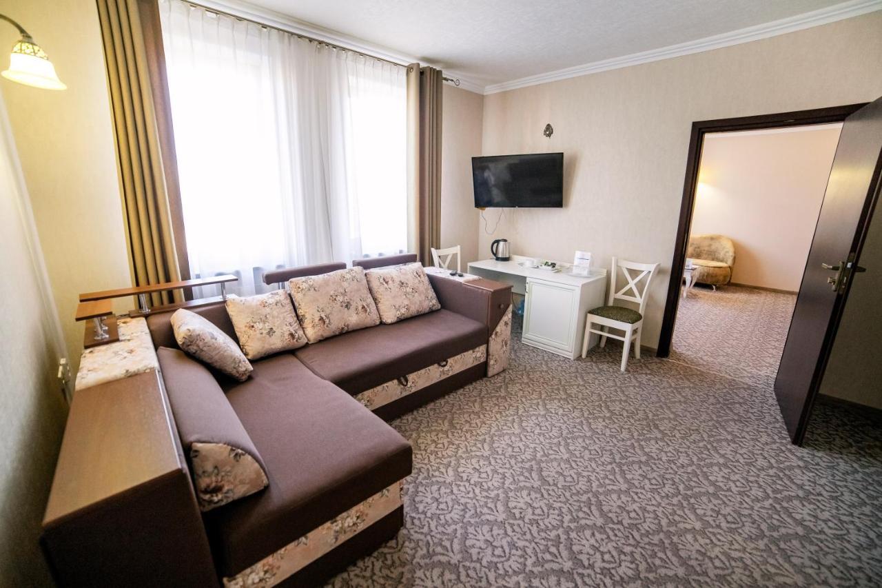 Hotel Solomiya Truskavets Ngoại thất bức ảnh