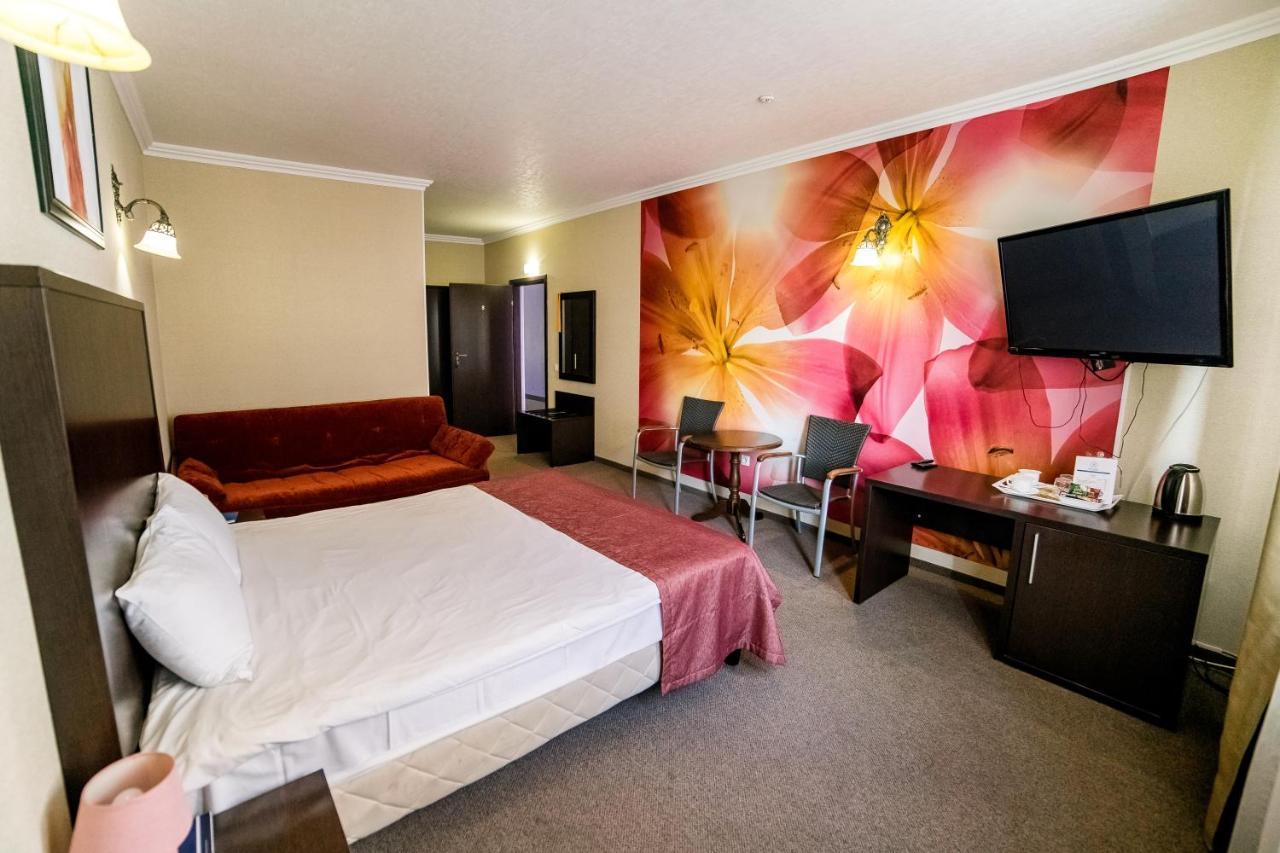 Hotel Solomiya Truskavets Ngoại thất bức ảnh