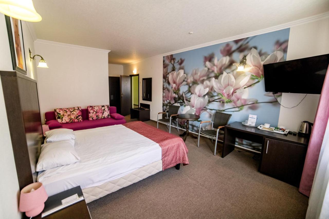 Hotel Solomiya Truskavets Ngoại thất bức ảnh