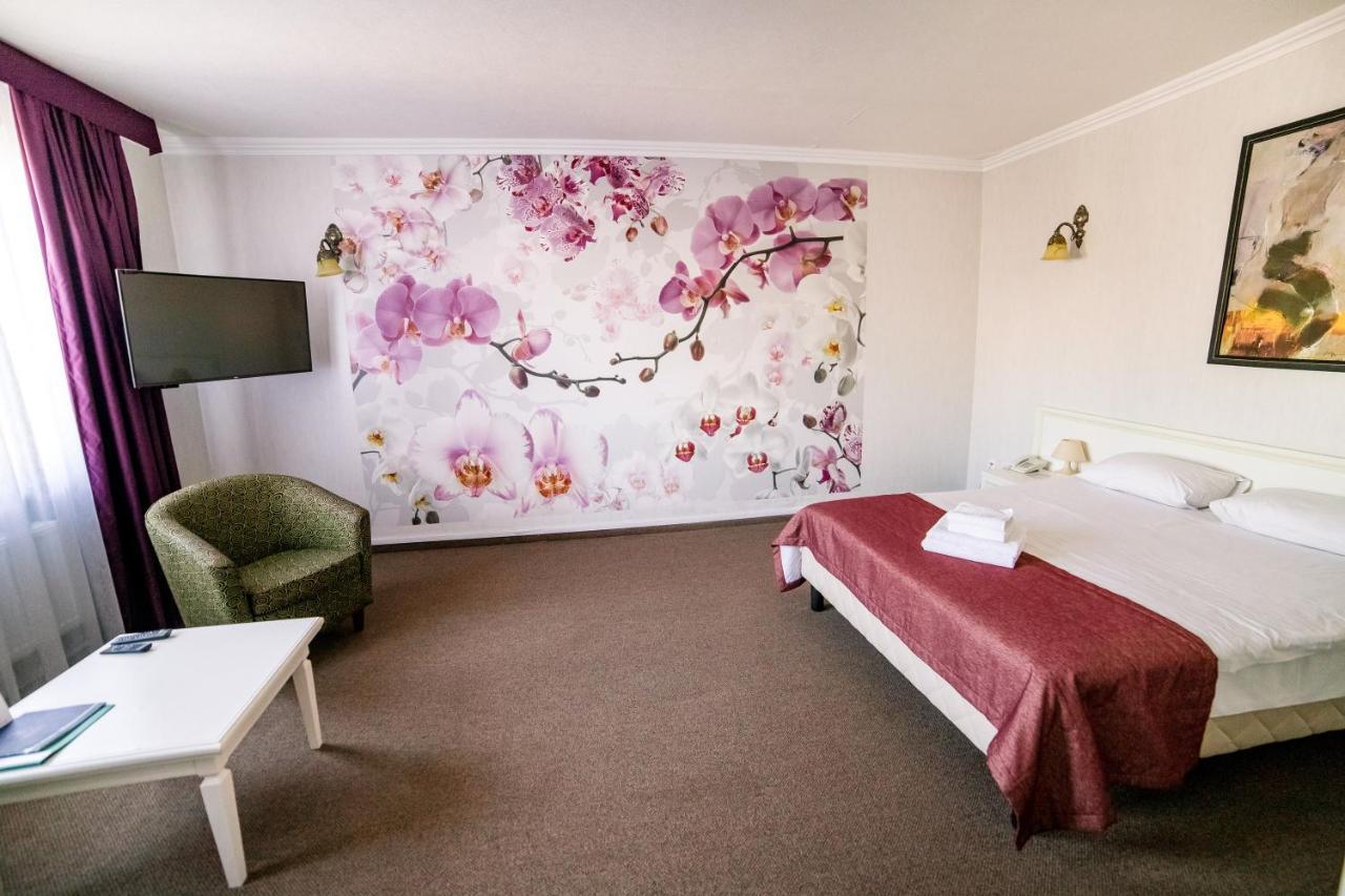 Hotel Solomiya Truskavets Ngoại thất bức ảnh