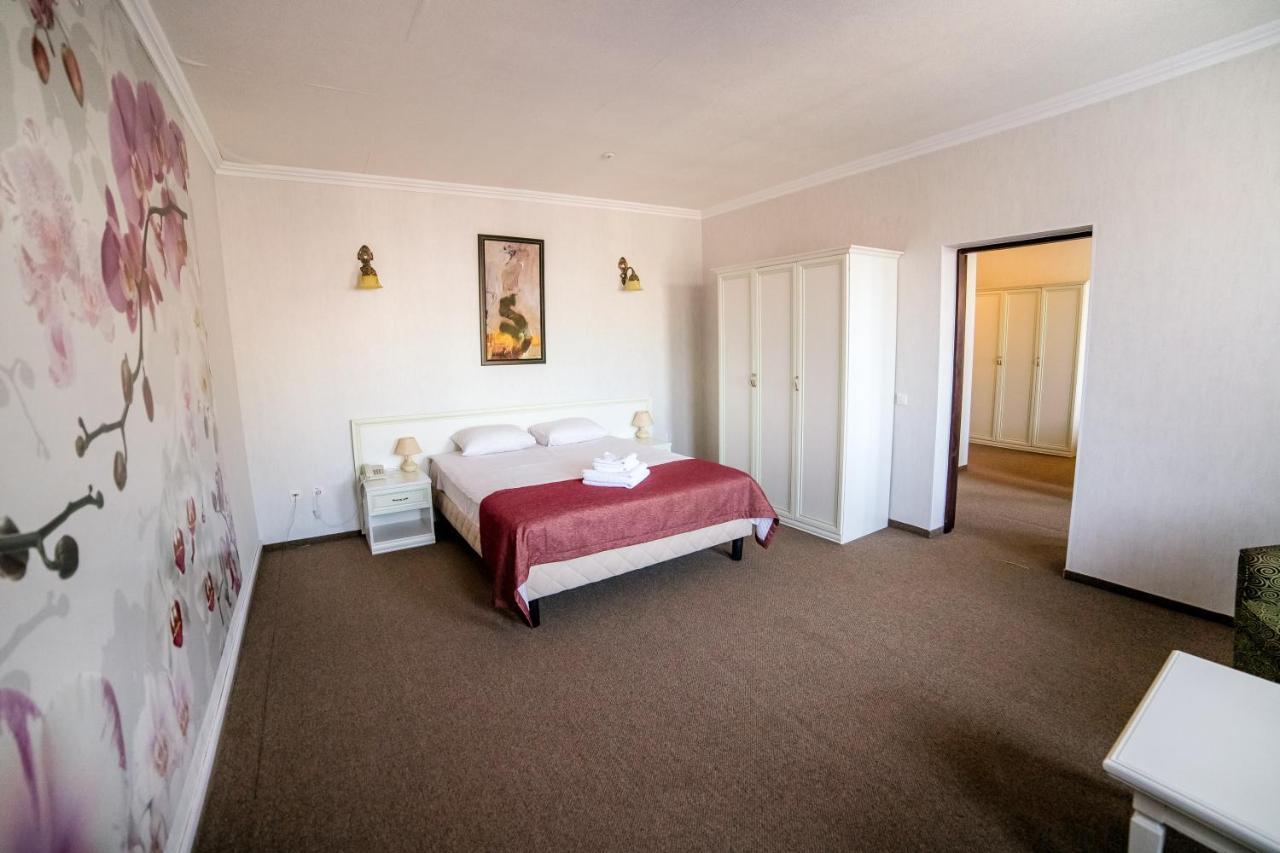 Hotel Solomiya Truskavets Ngoại thất bức ảnh